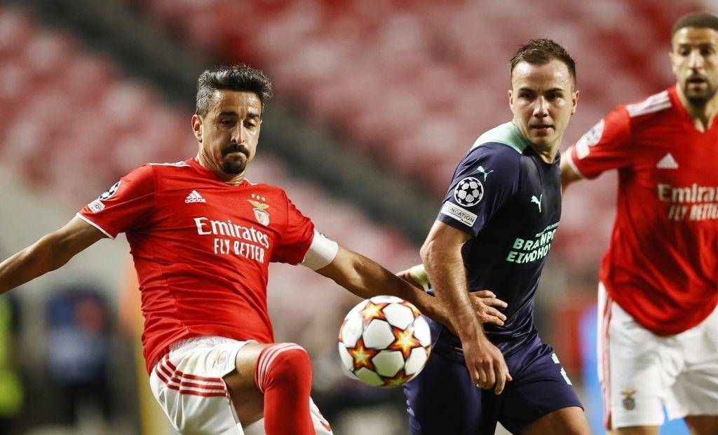 时传球略慢 时传球略慢